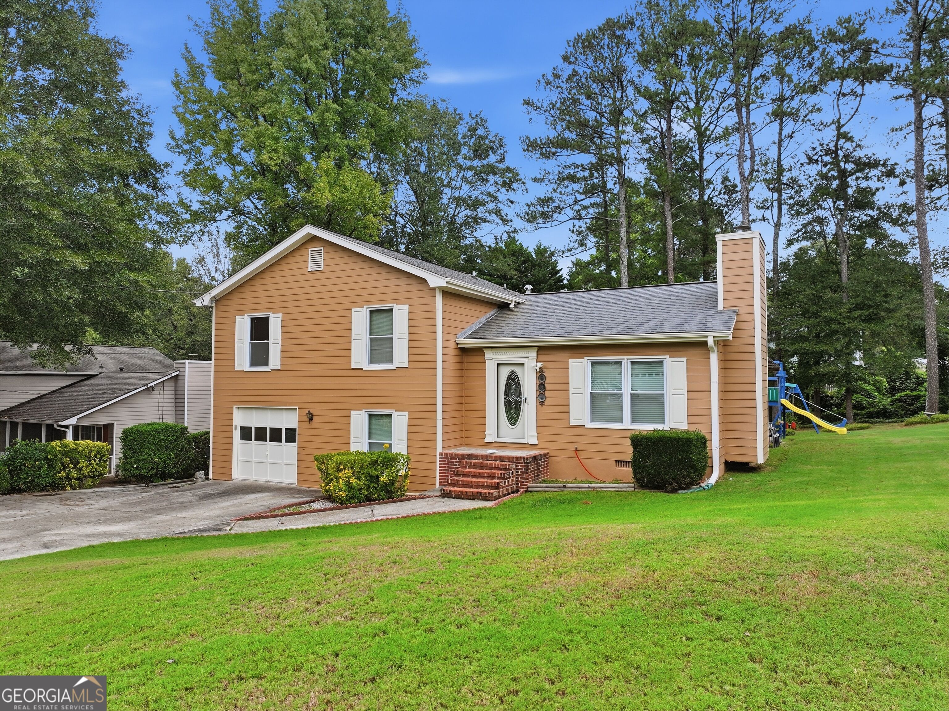 1668 Woodsong Ct — photo
