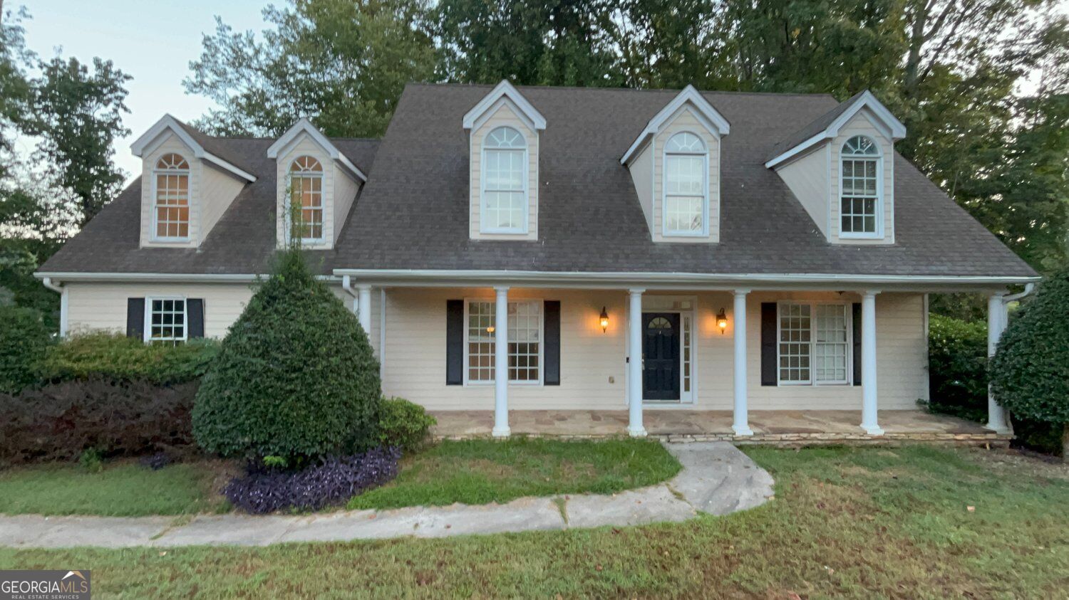 2260 Misty Oaks Dr — photo