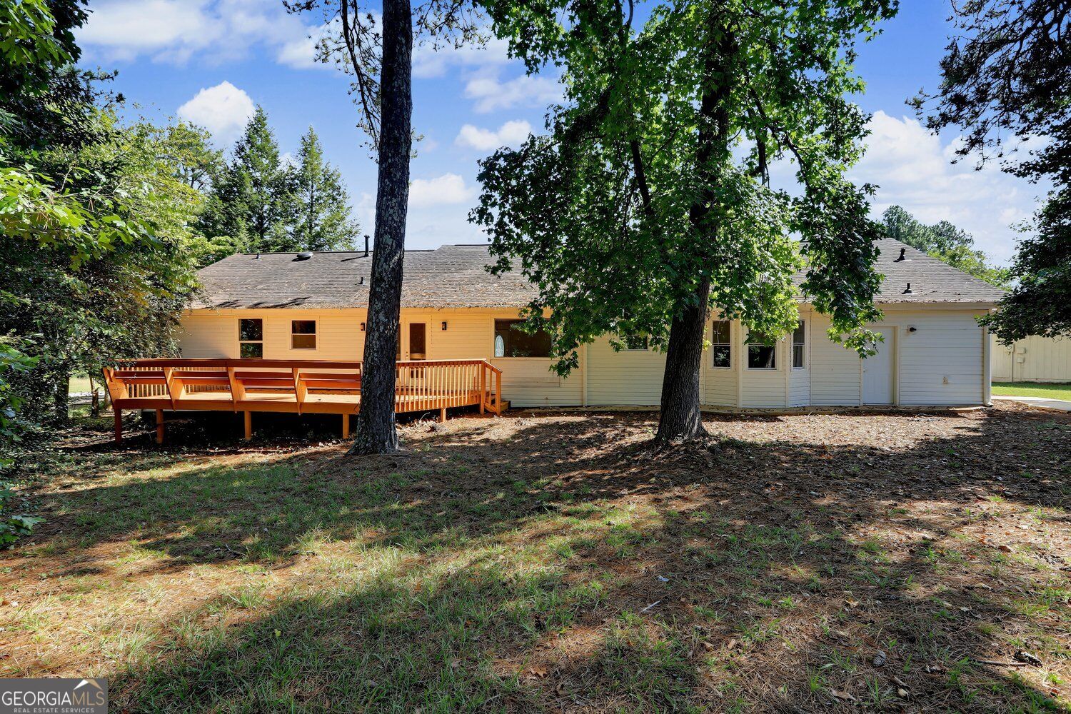 Home in Stone Mountain, GA 30088 — photo 2