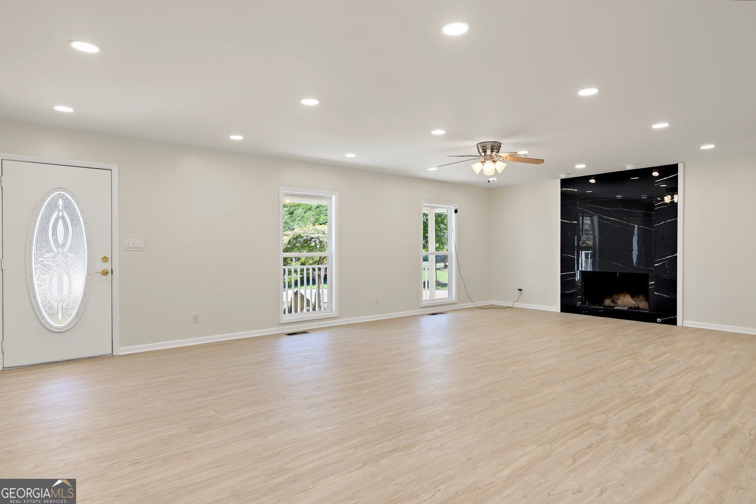 Home in Stone Mountain, GA 30088 — photo 3