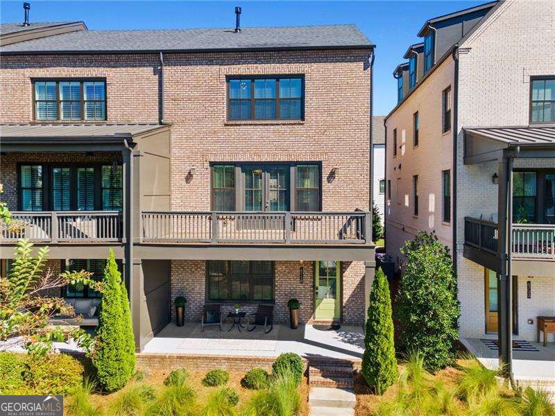 6710 Whitman Walk — photo
