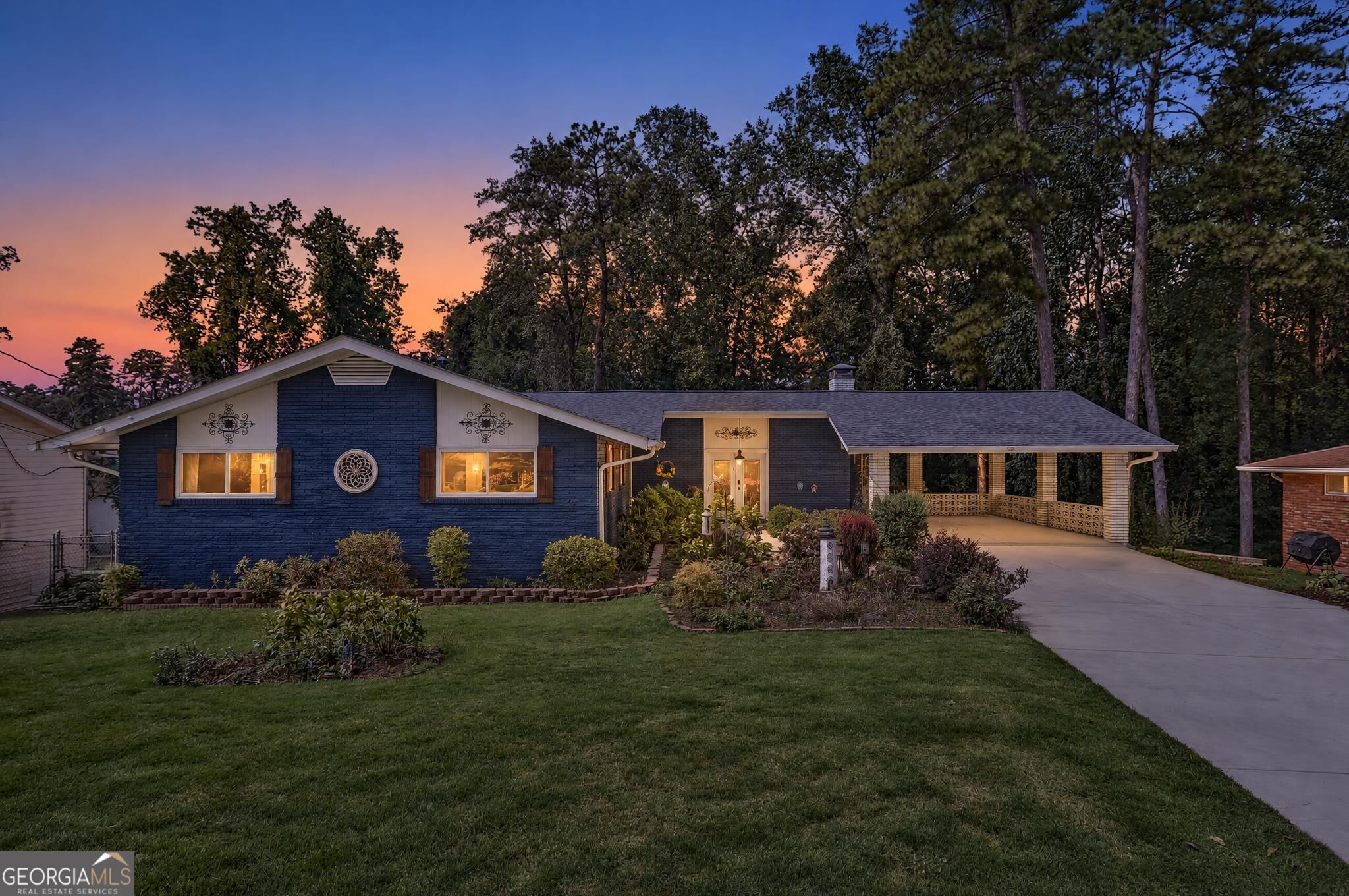 3515 Parkview Dr — photo