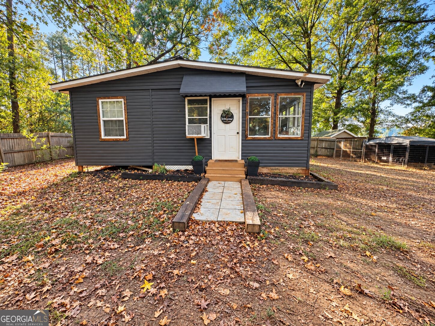 7170 Blacks Bluff Rd — photo