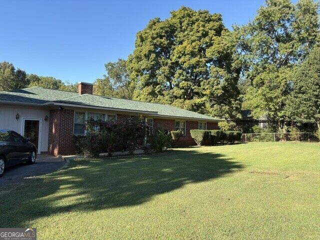 300 E Belmont Dr — photo