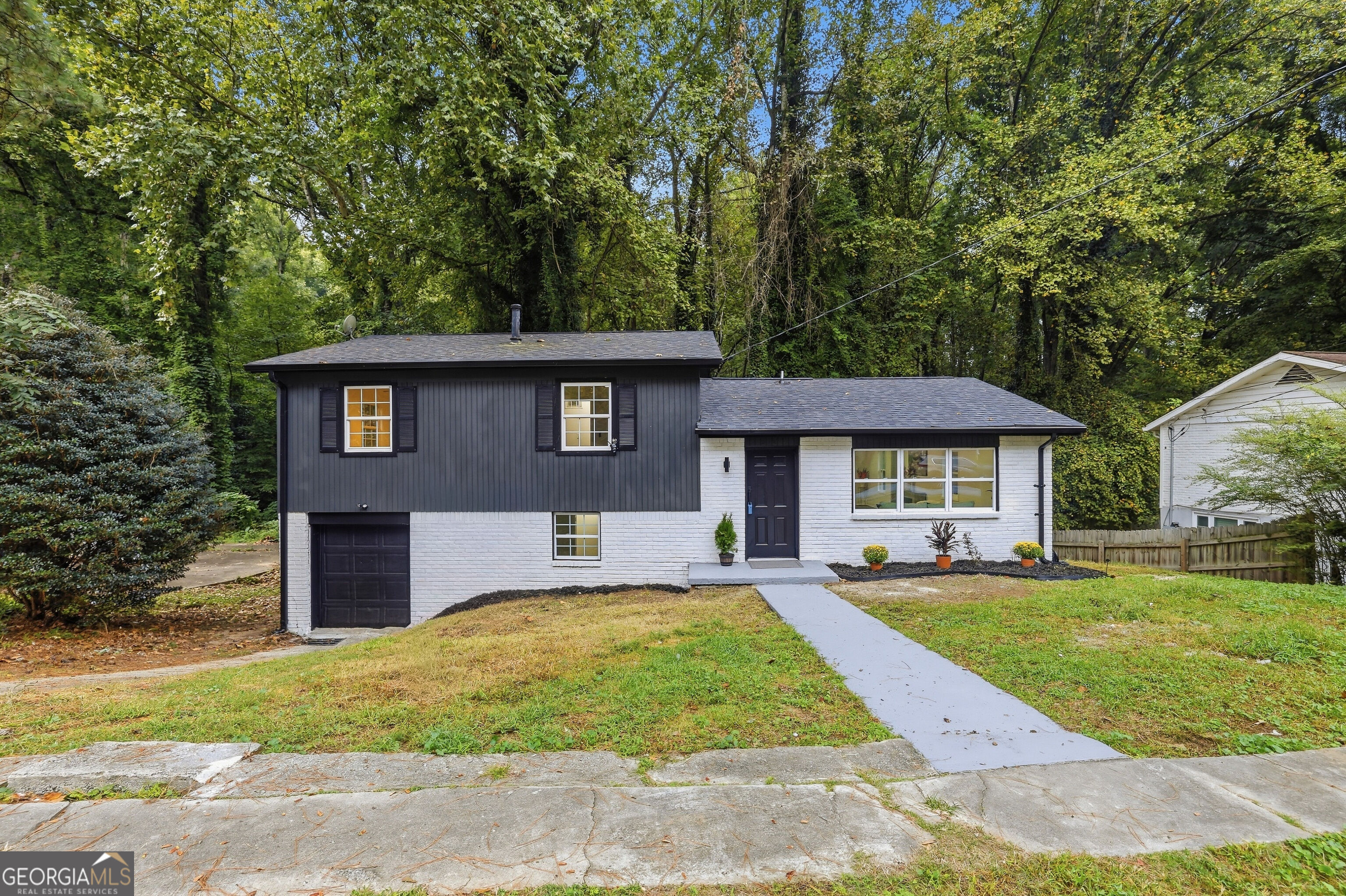 316 Argus Circle NW — photo