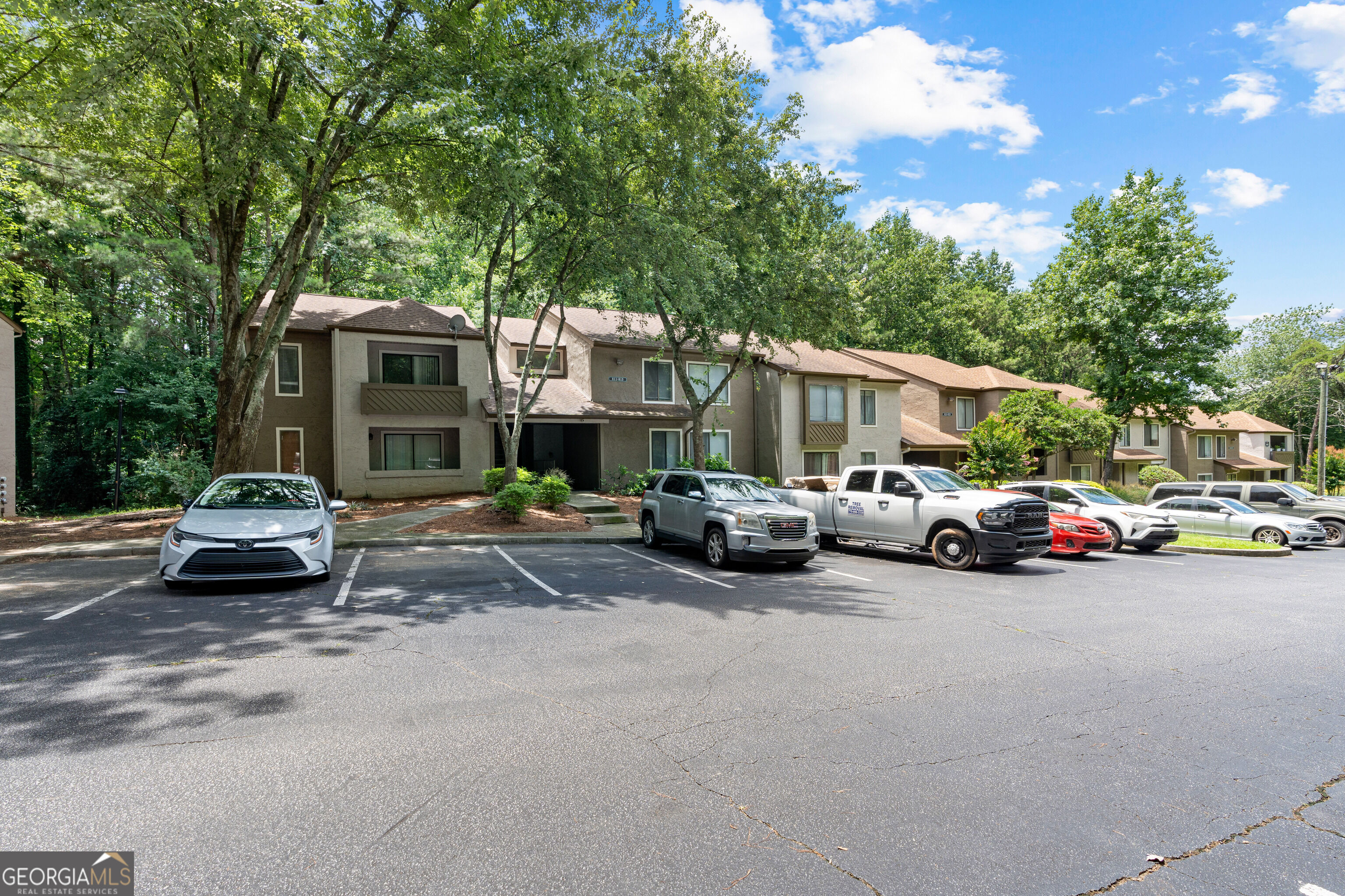 814 Seasons Pkwy — photo