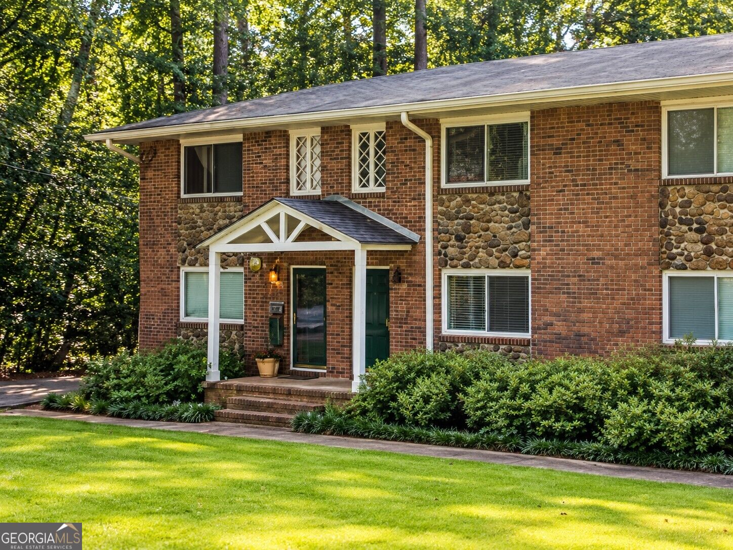 2412 Peachwood Cir NE — photo