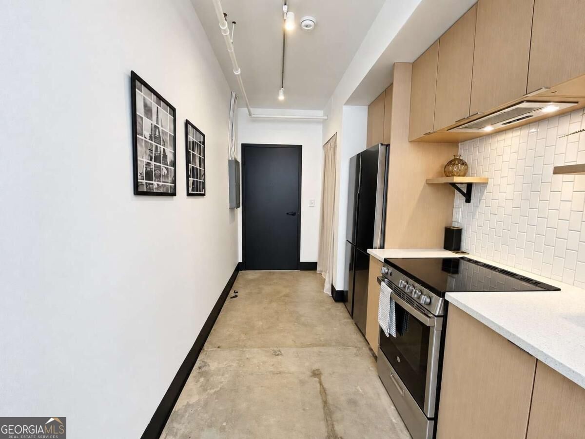 1805 Harvard Ave Unit 306 — photo
