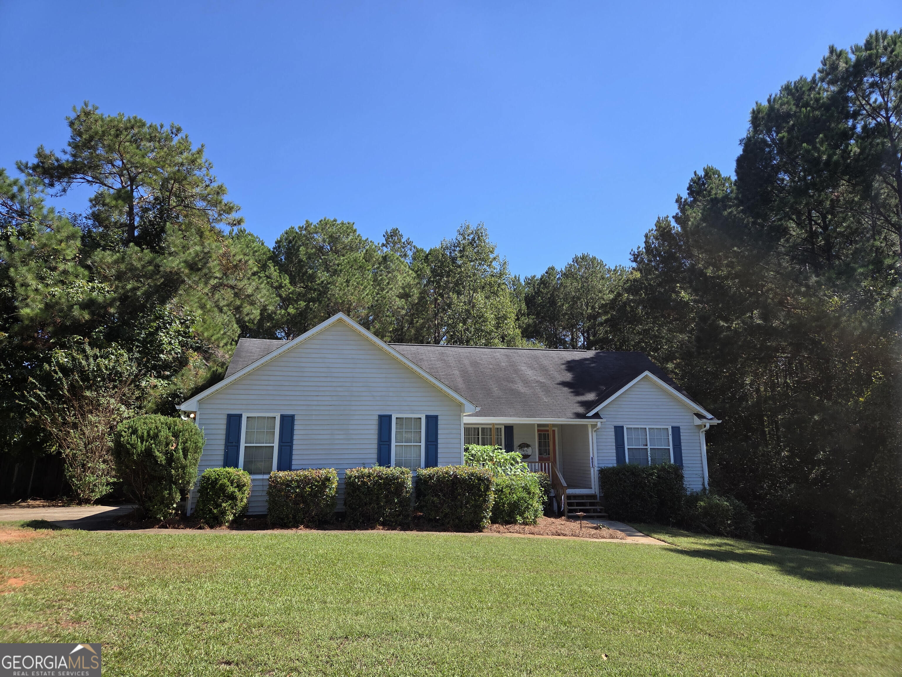 801 Pointe Trl — photo