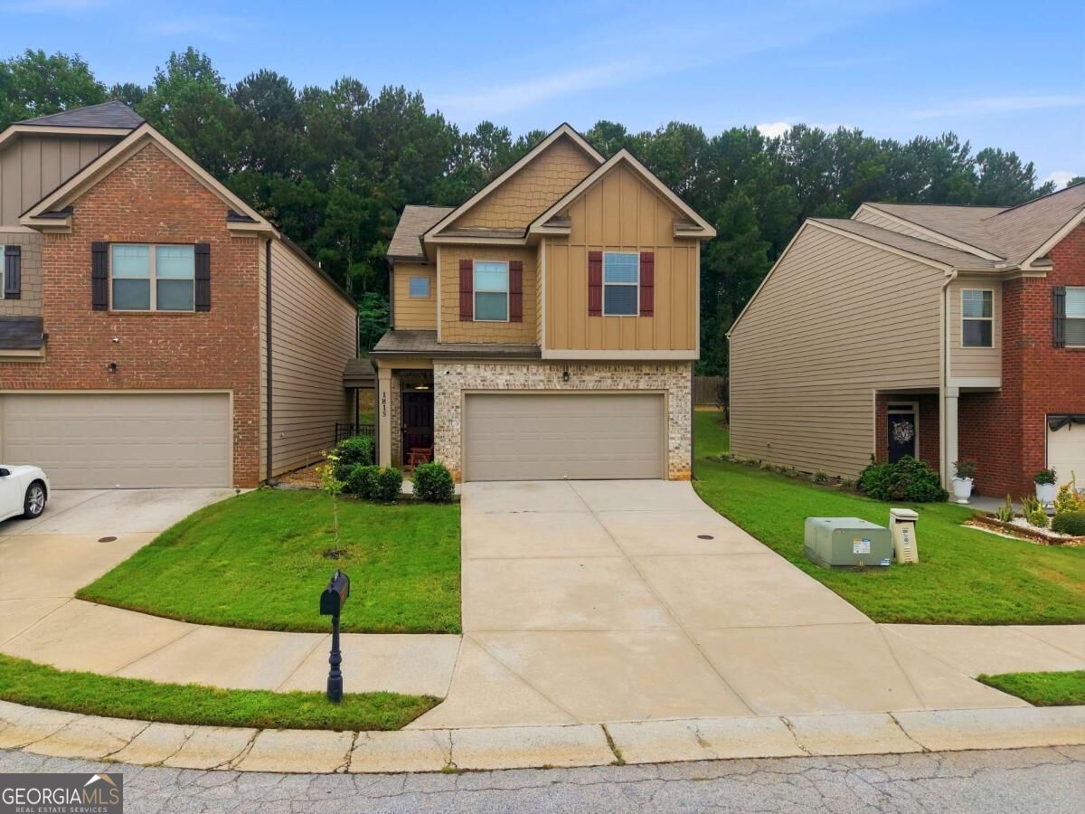 1815 Labonte Pkwy — photo