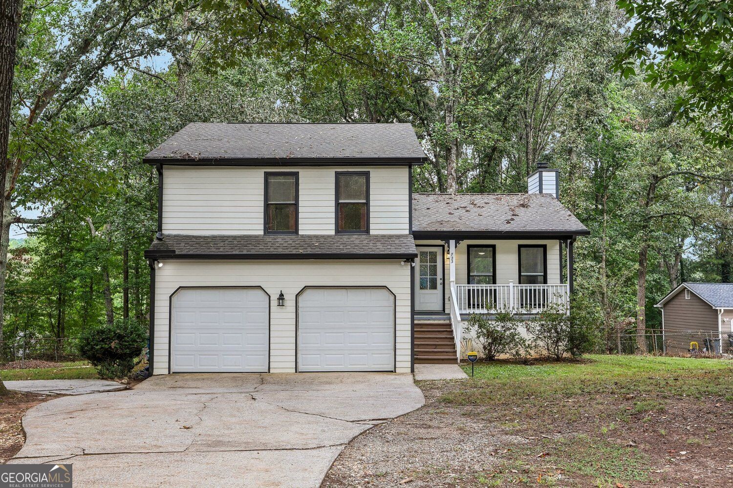 723 Jockey Ln — photo