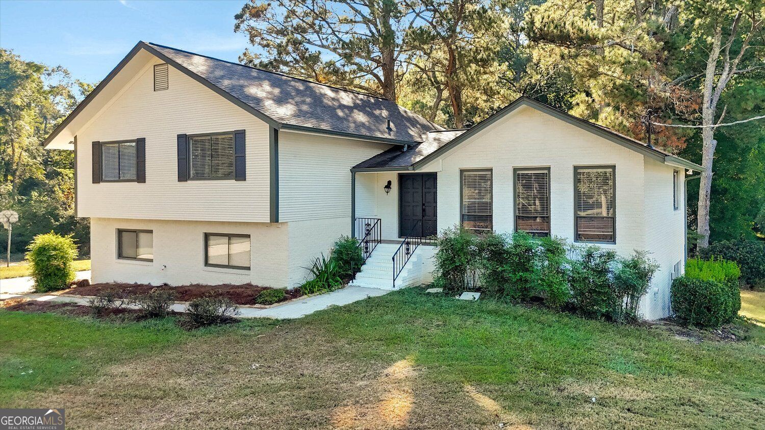 150 Thornton Dr — photo