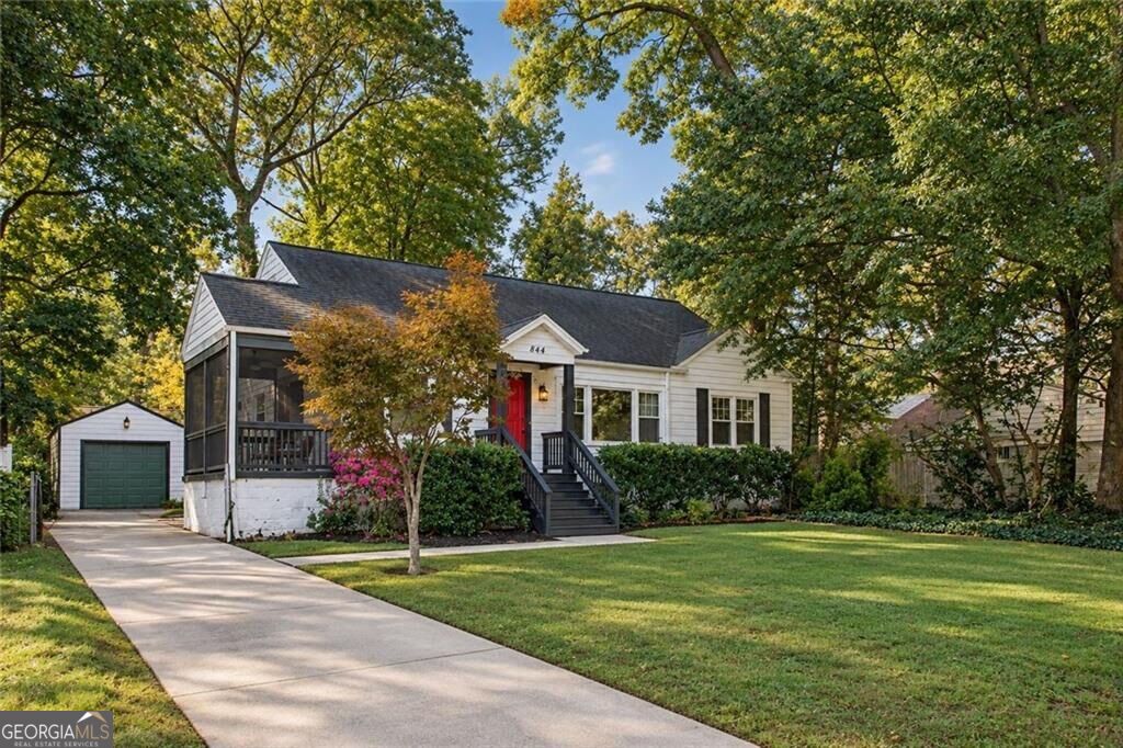 844 Blossom St SW — photo