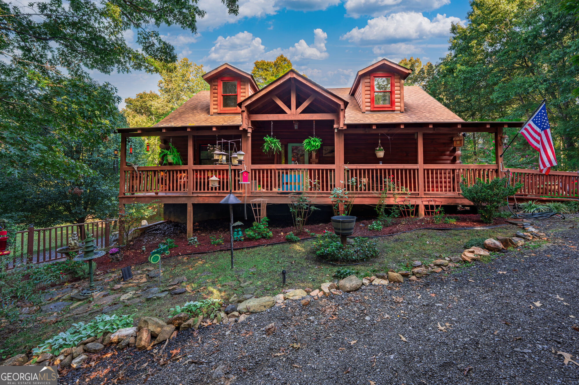 677 E Valley Rd NE — photo