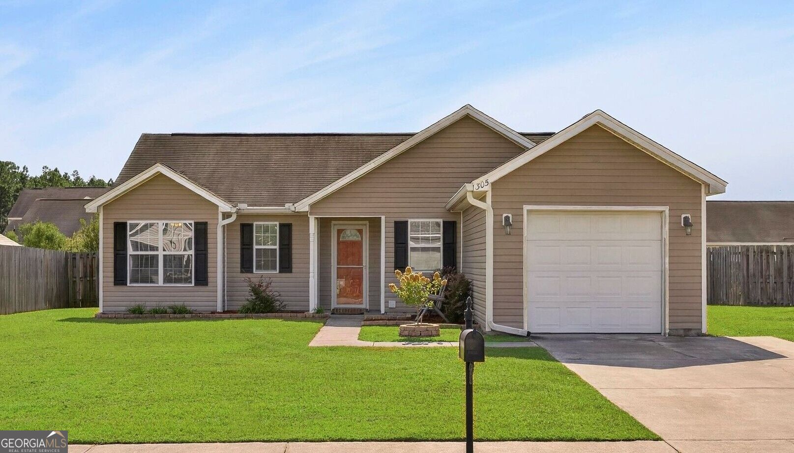305 Timber View Dr — photo