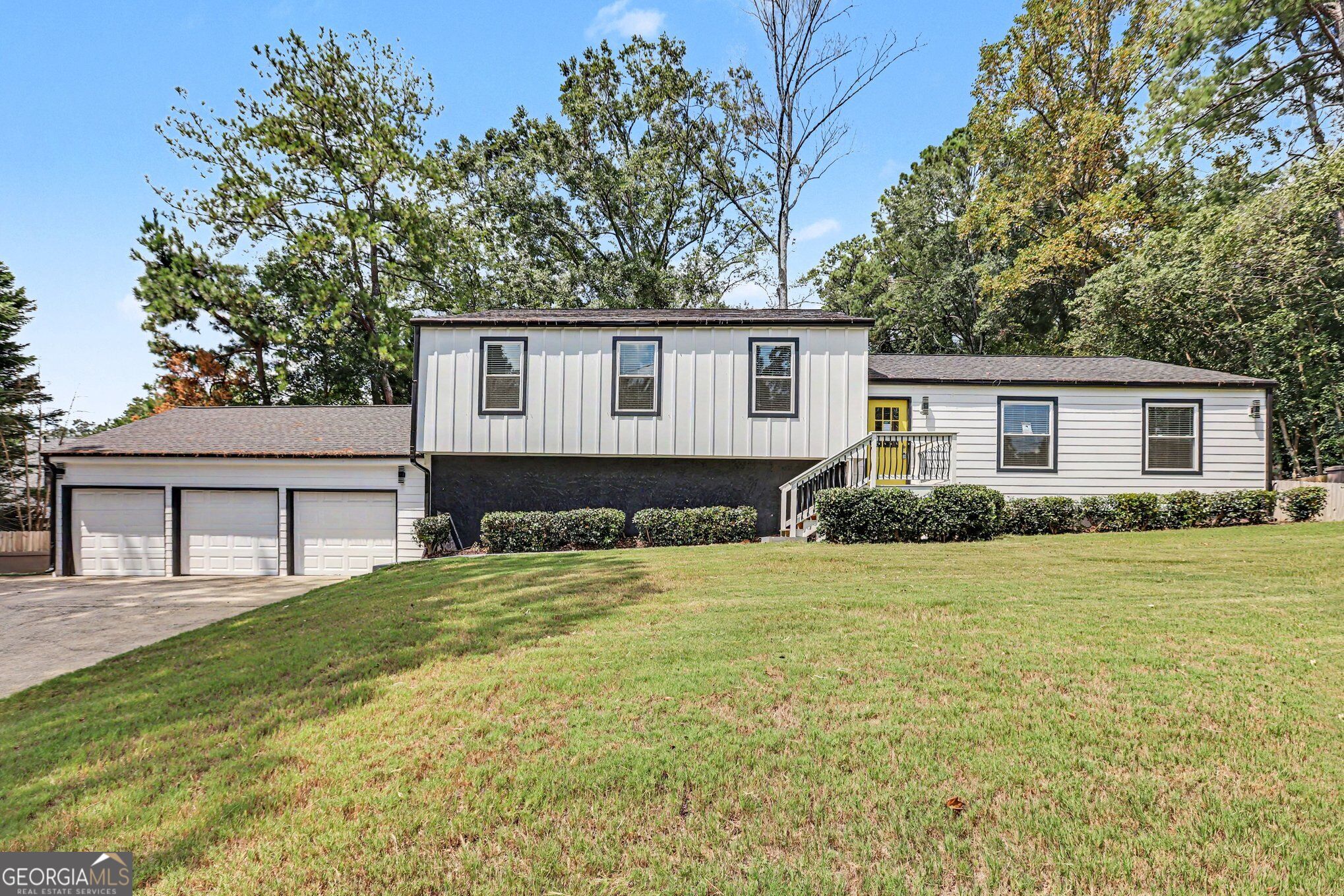 3919 Lower Roswell Rd — photo