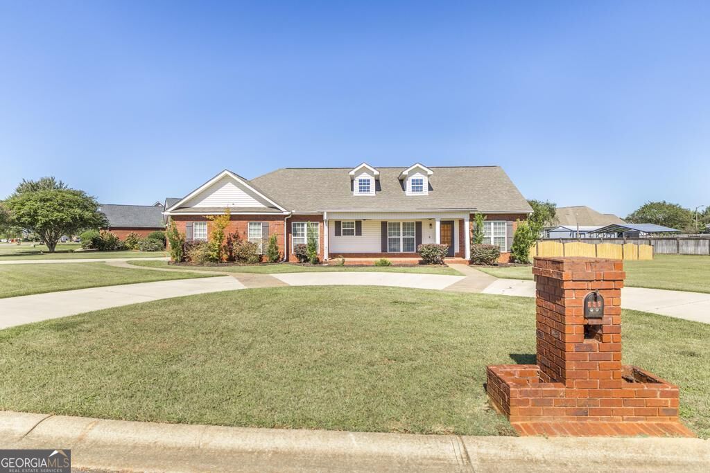 256 Ellicott Dr — photo