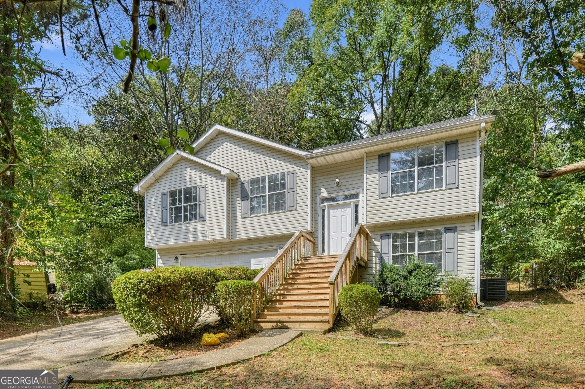 215 Pinehurst Dr — photo
