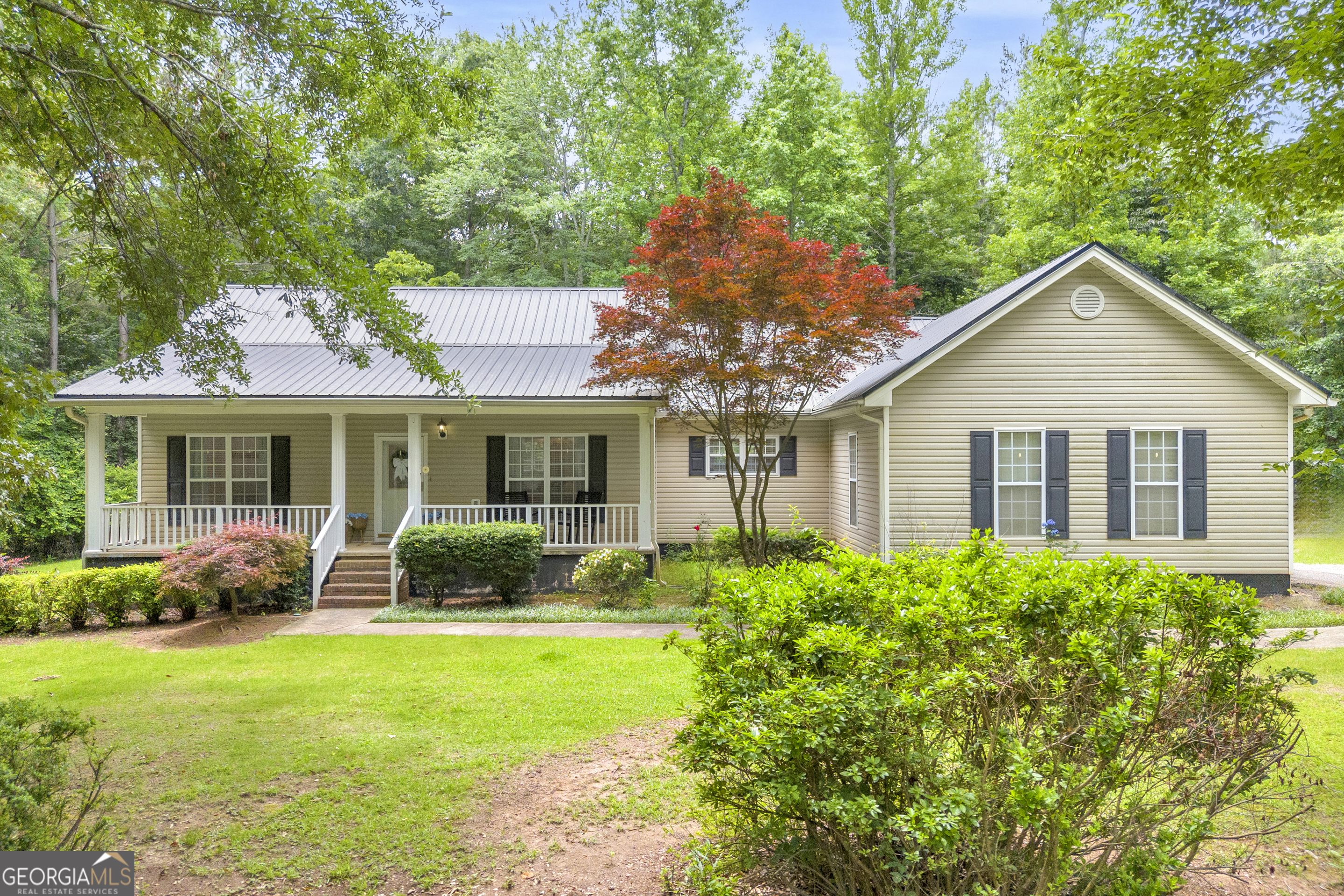 163 Tuxedo Dr — photo