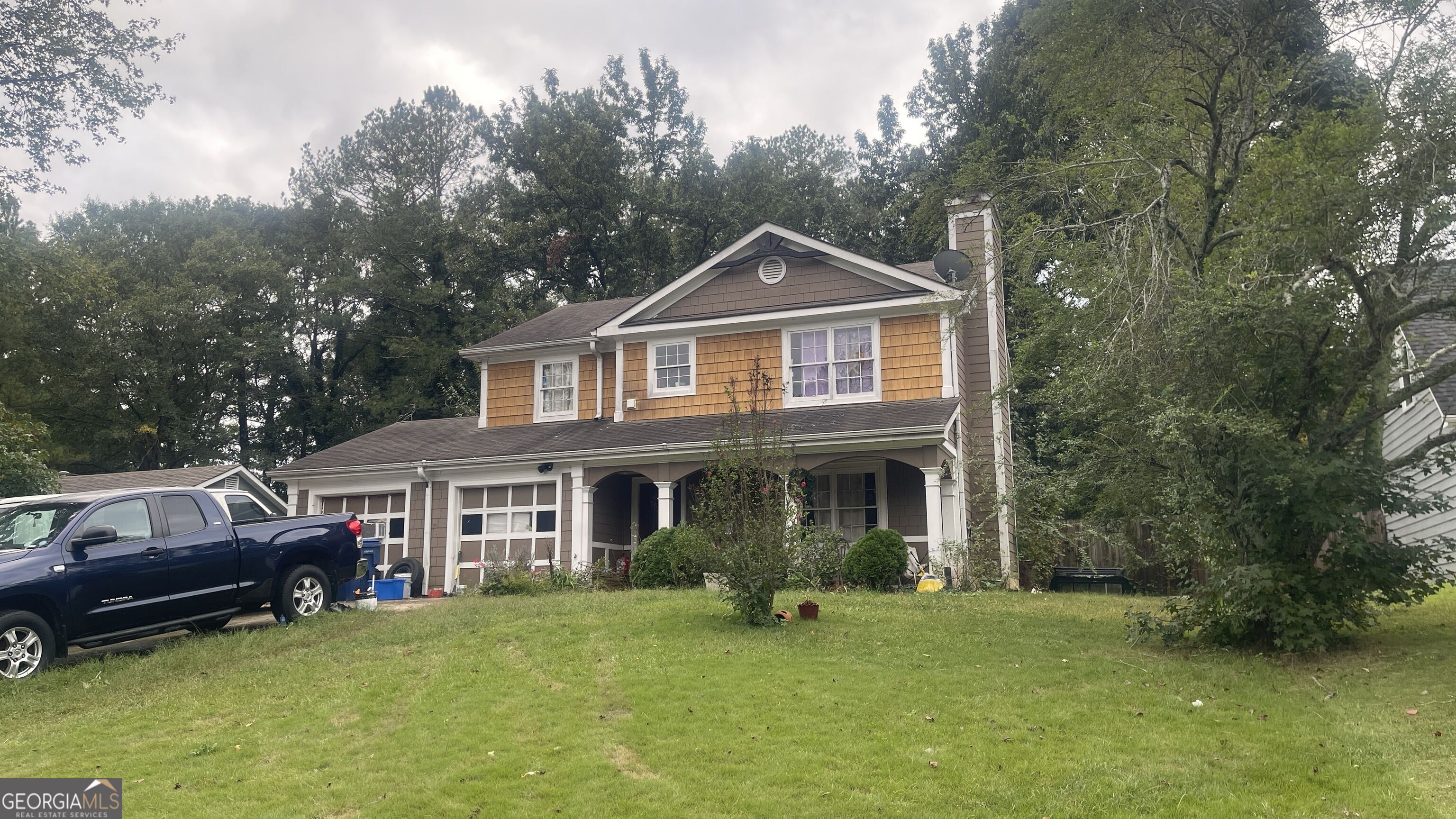 379 Hillridge Dr — photo
