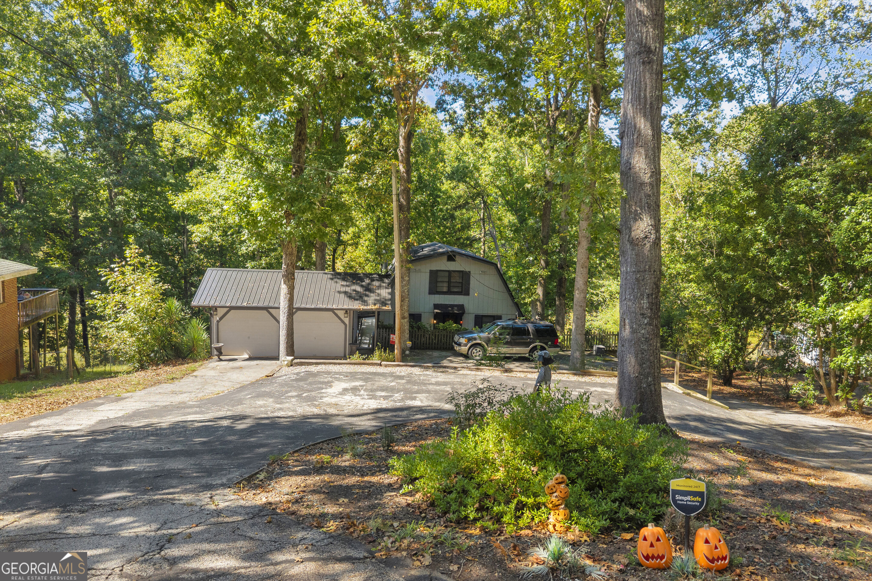 381 Bow Dr — photo
