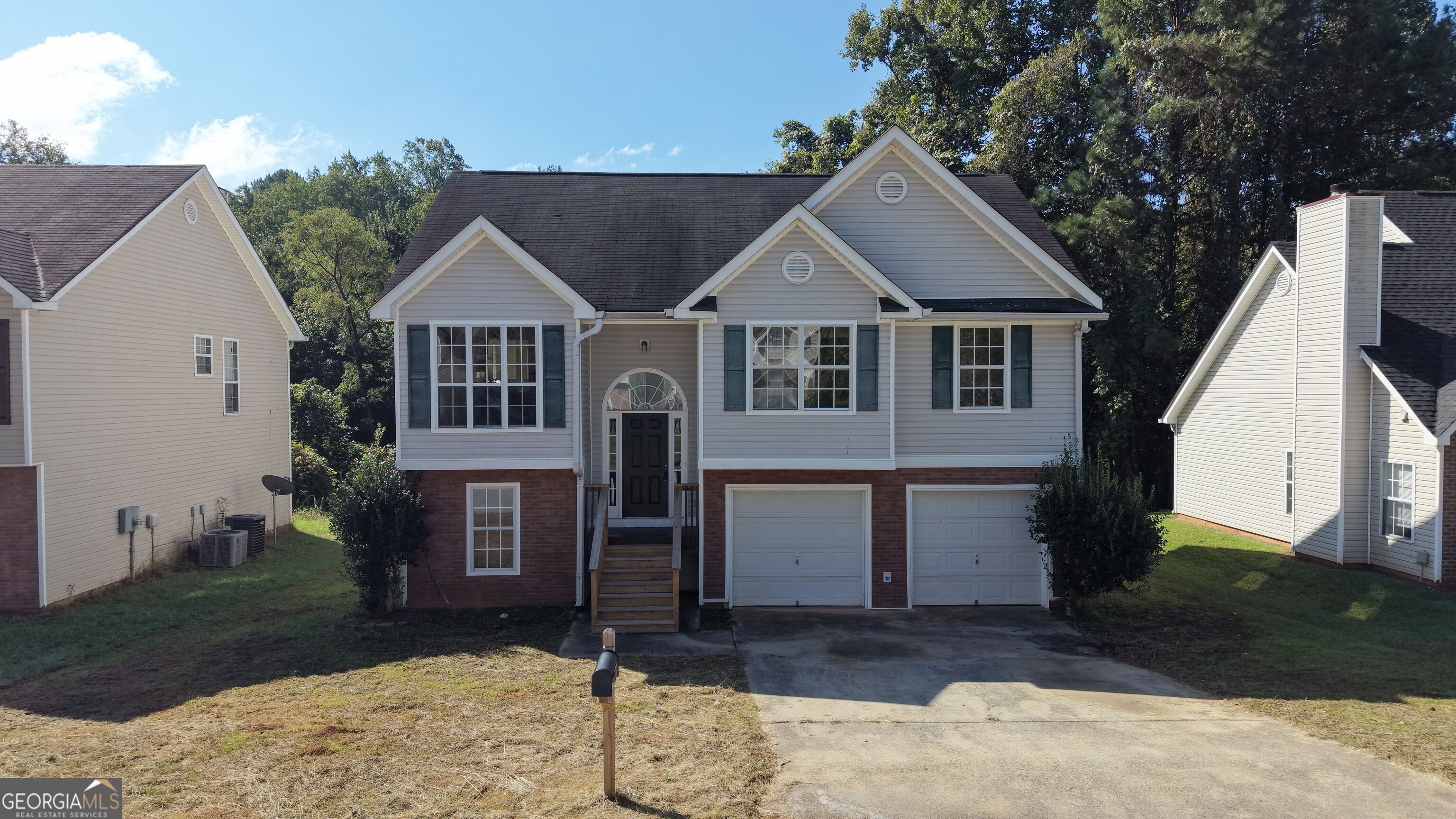 626 Sycamore Dr — photo