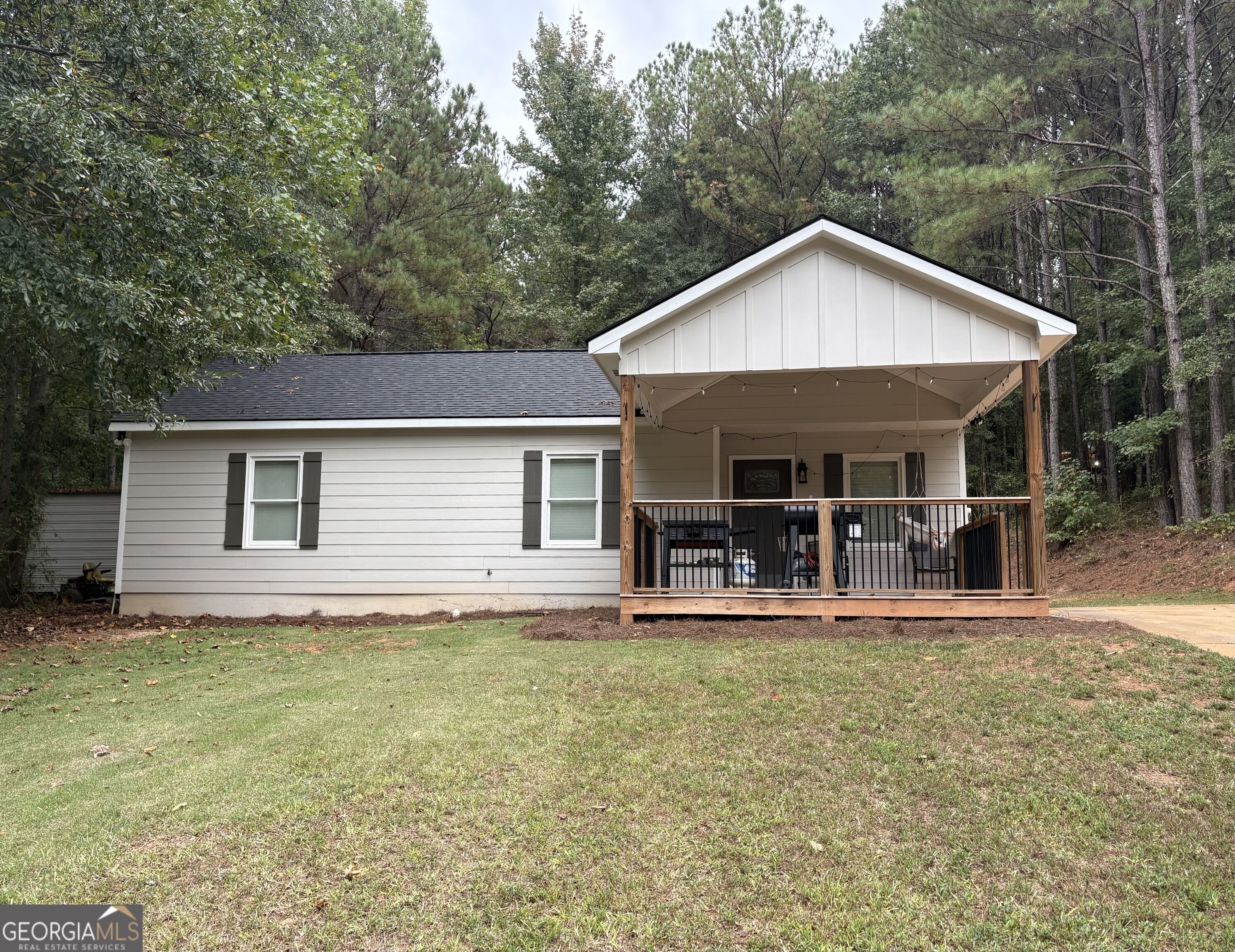 805 Hines Rd — photo