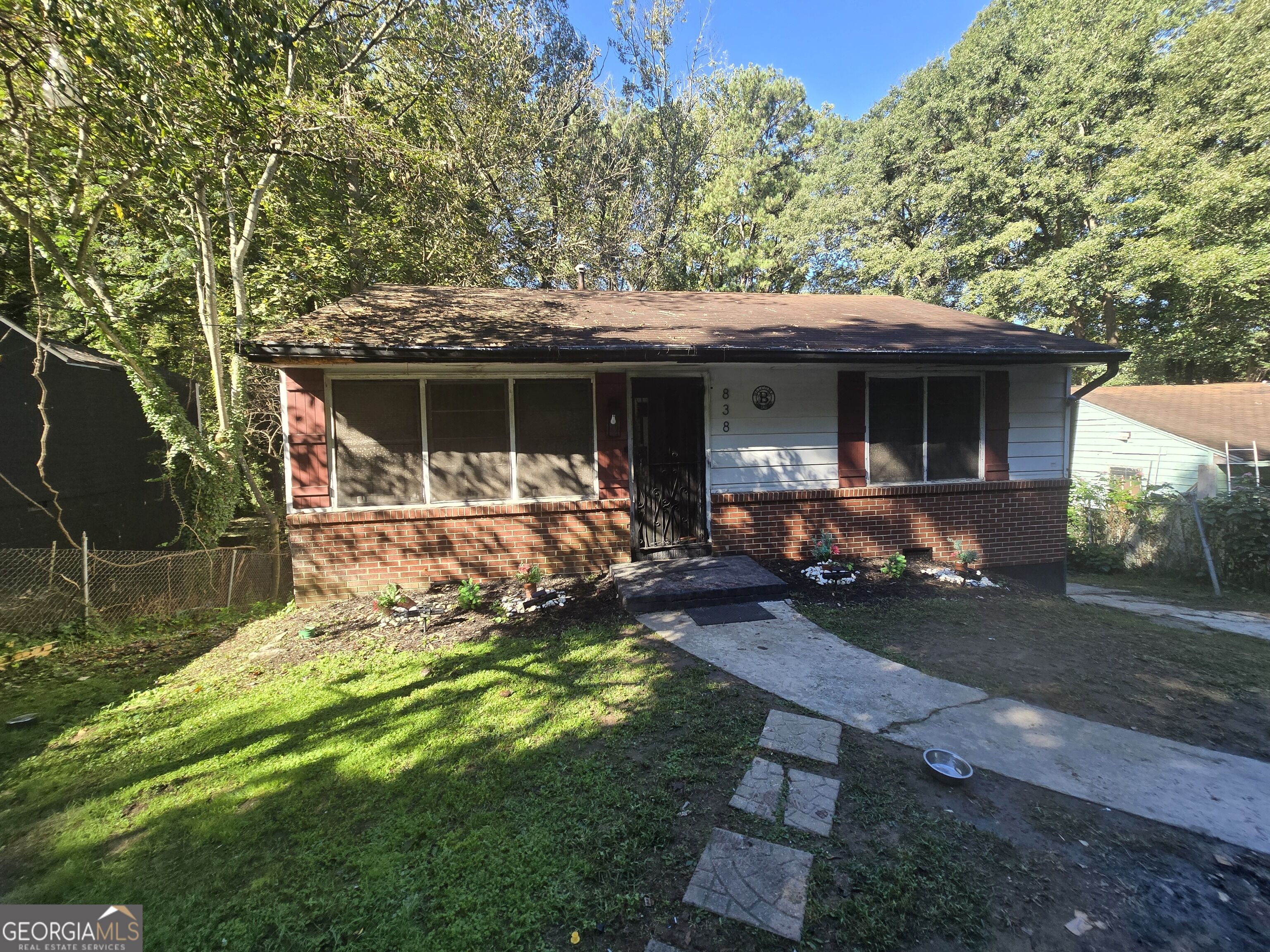 838 Woods Dr NW — photo