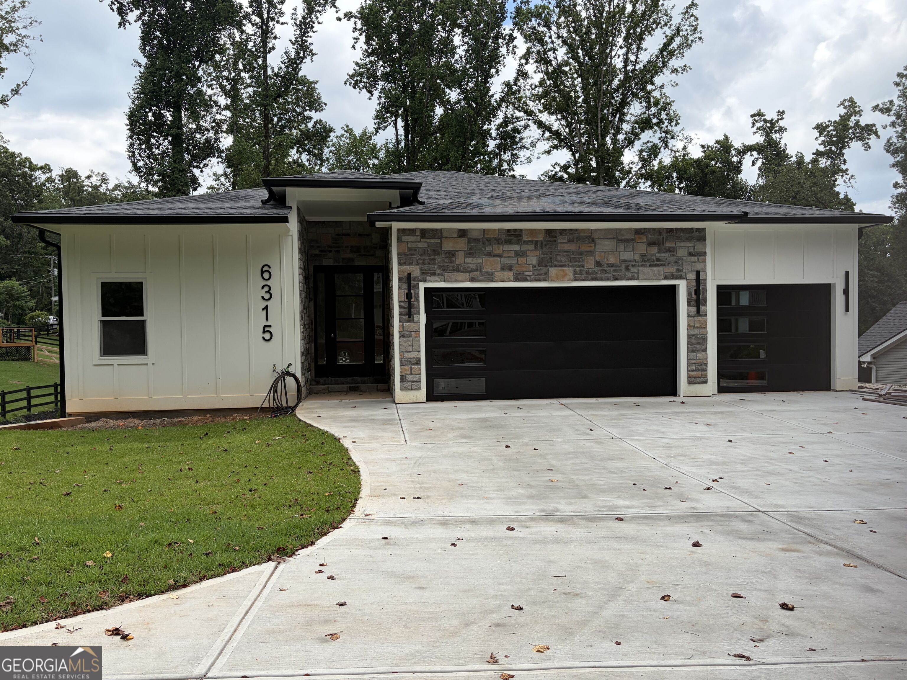 6315 Reives Rd — photo