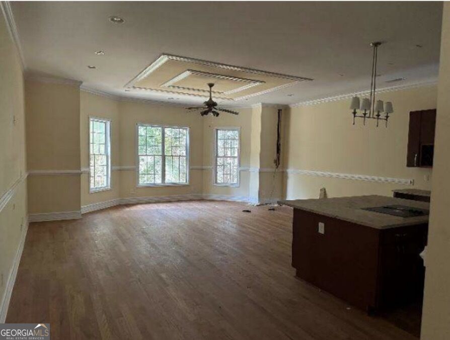 5567 Covington Hwy — photo