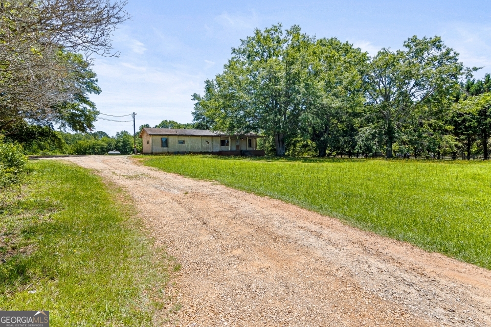 1302 N McDonough Rd — photo
