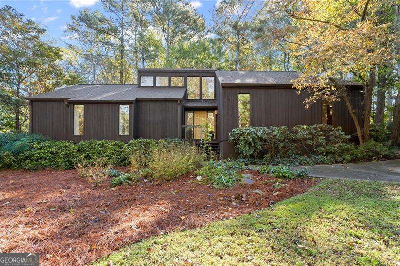 3230 Melrose Dr — photo