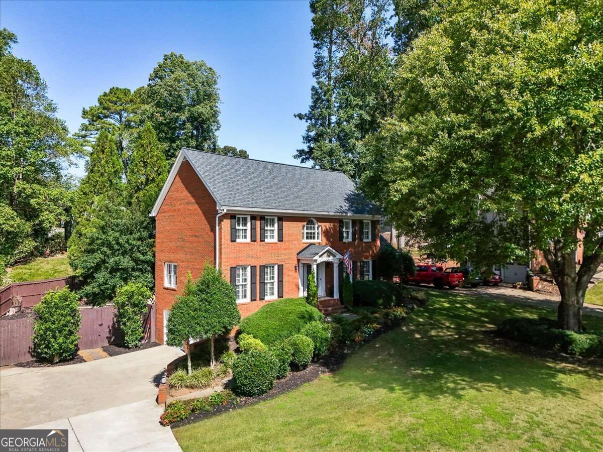 129 N Lakeside Dr NW — photo