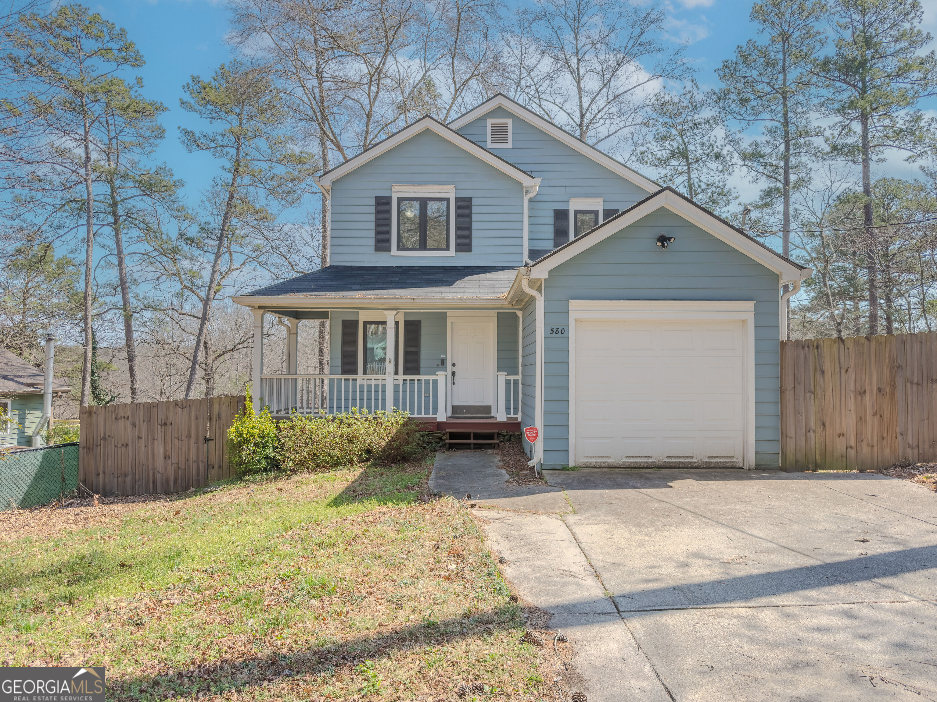 580 Lake Dr — photo
