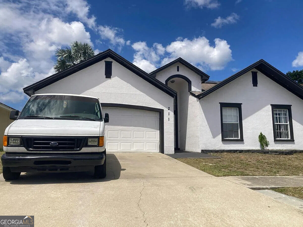 211 Lookout Dr — photo
