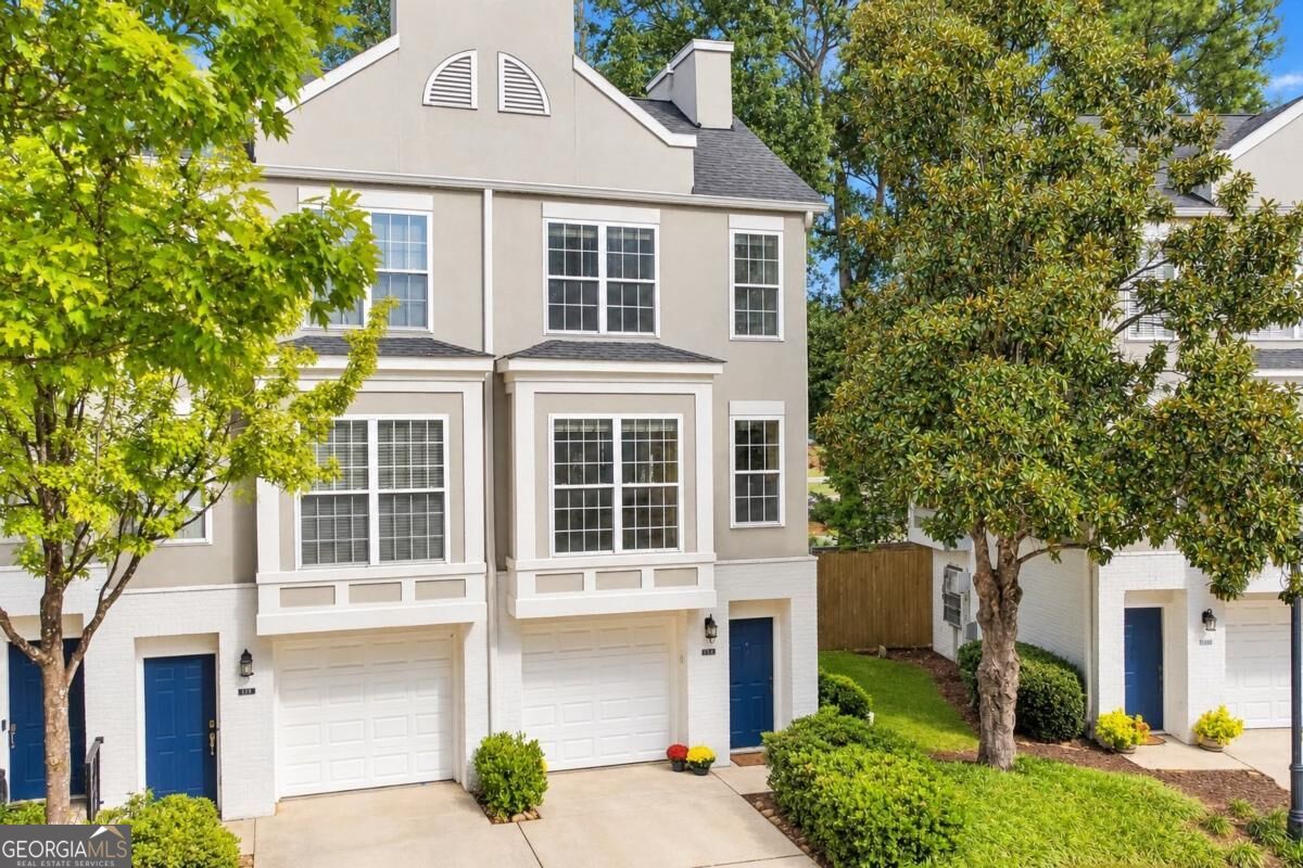 1184 Village Ct SE — photo