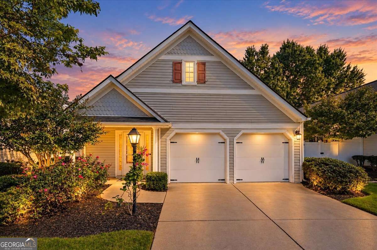 2560 Cottage View Way — photo
