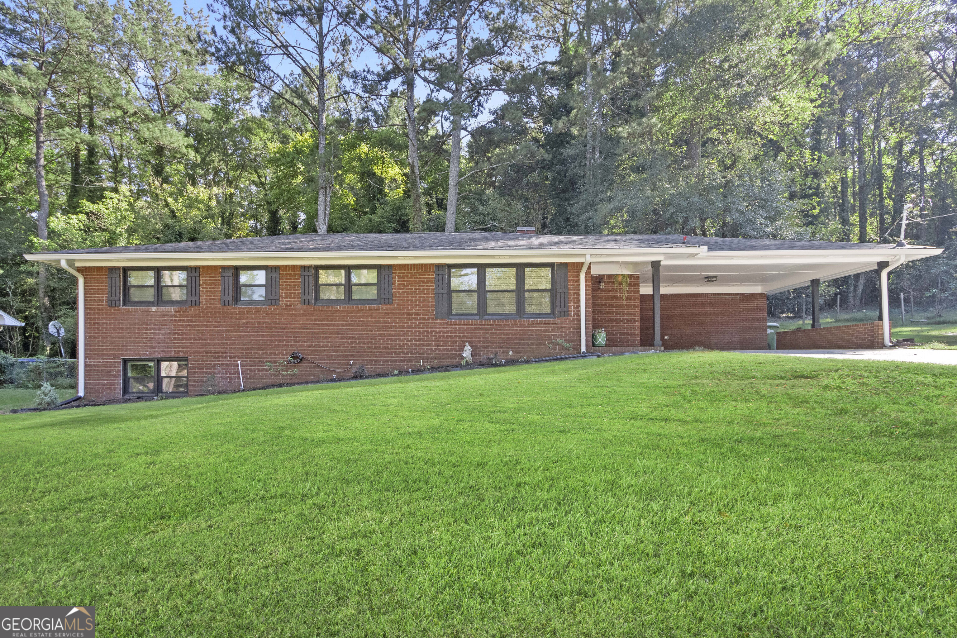 2774 Landrum Dr SW — photo