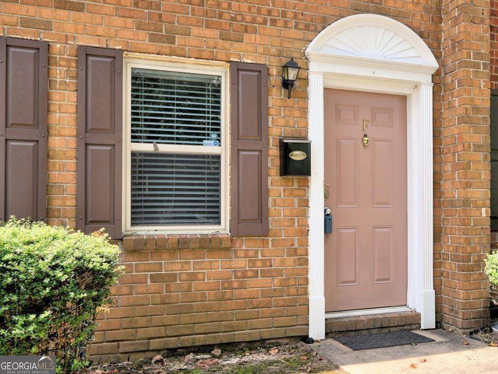 135 N River Dr Unit F — photo