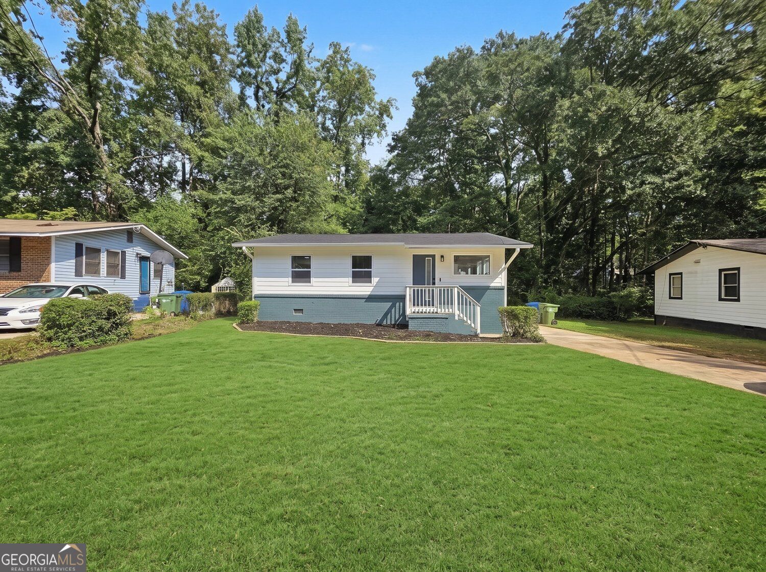147 Rockyford Rd NE — photo