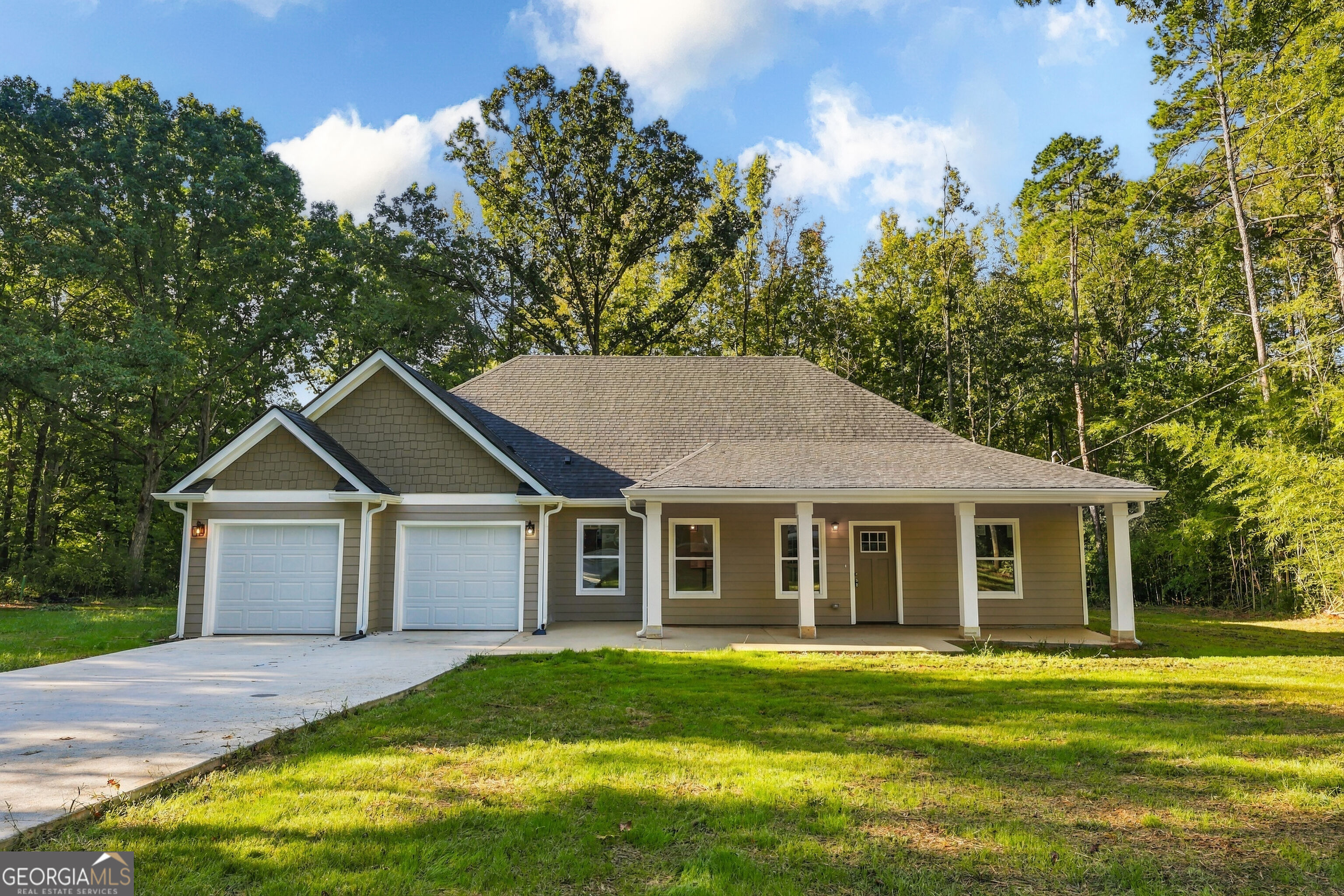 1041 Country Club Cir — photo