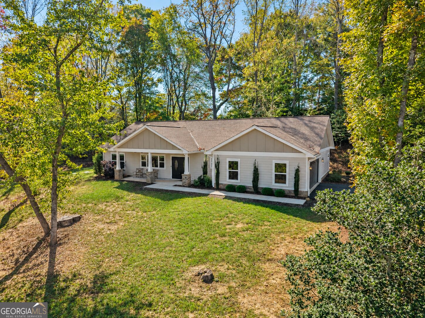 158 Oxford Trl — photo