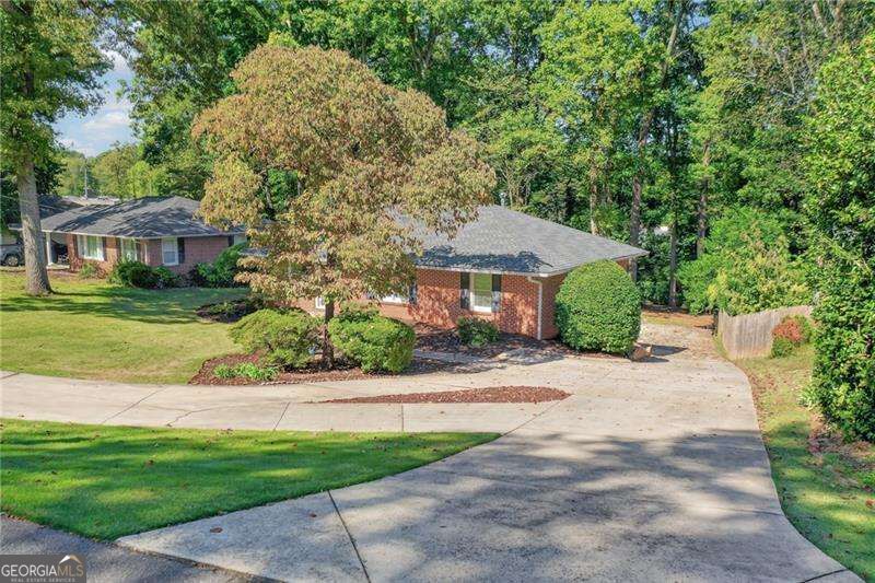2085 Clearwater Dr — photo
