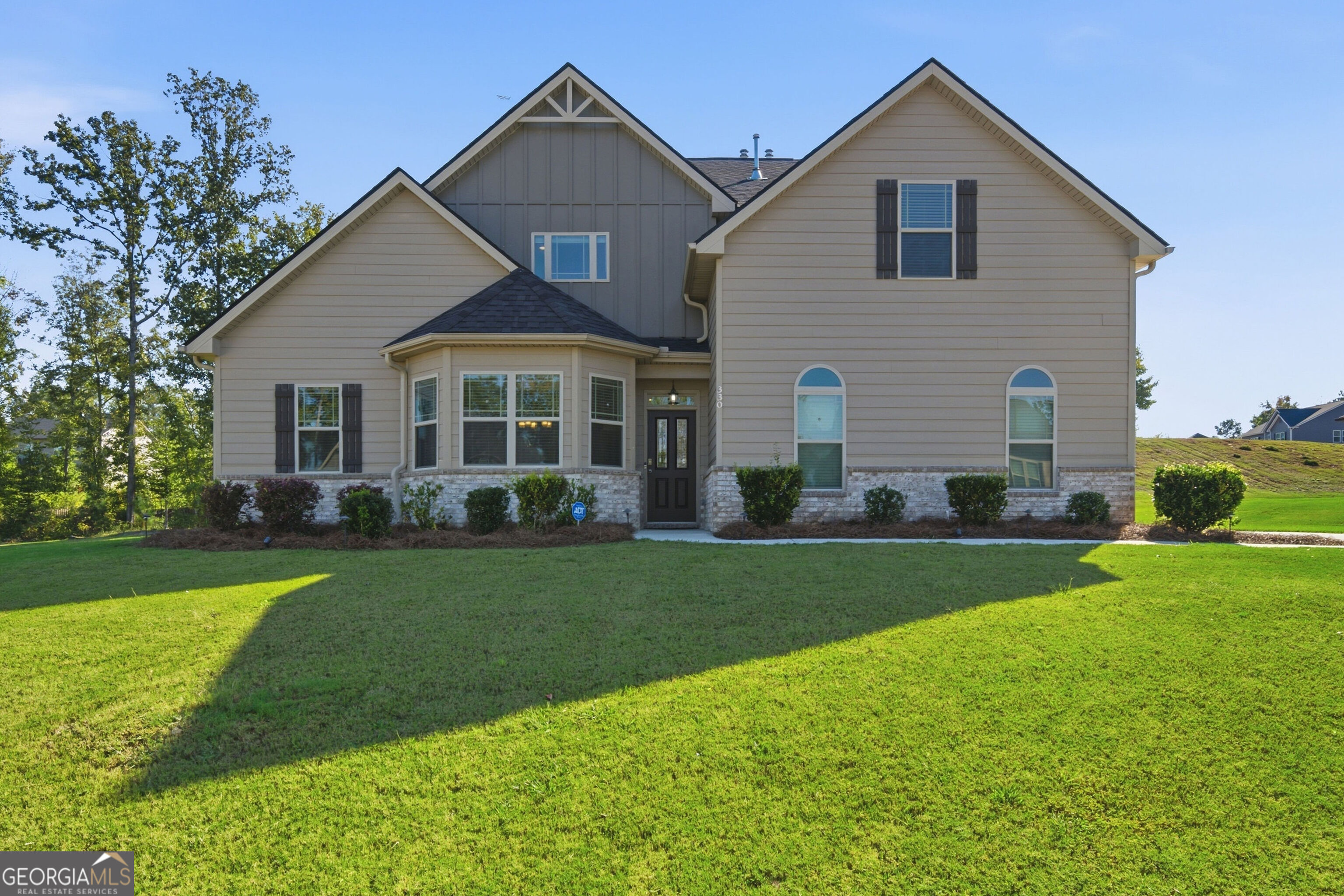 330 Darien Dr — photo