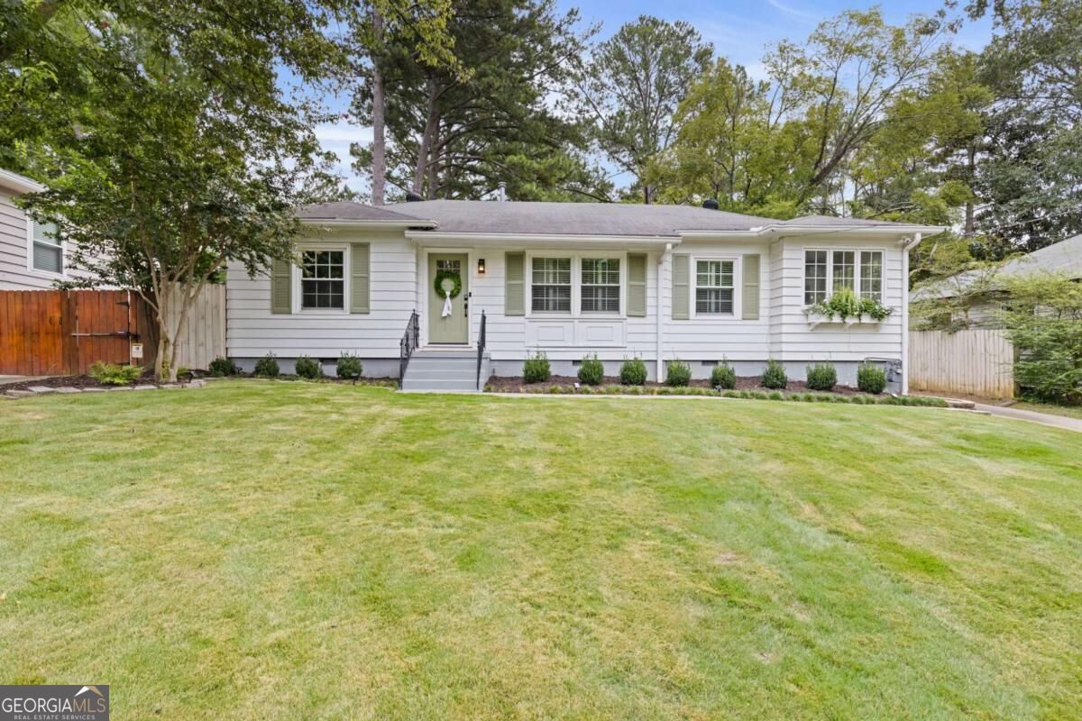 1116 Lindridge Dr NE — photo