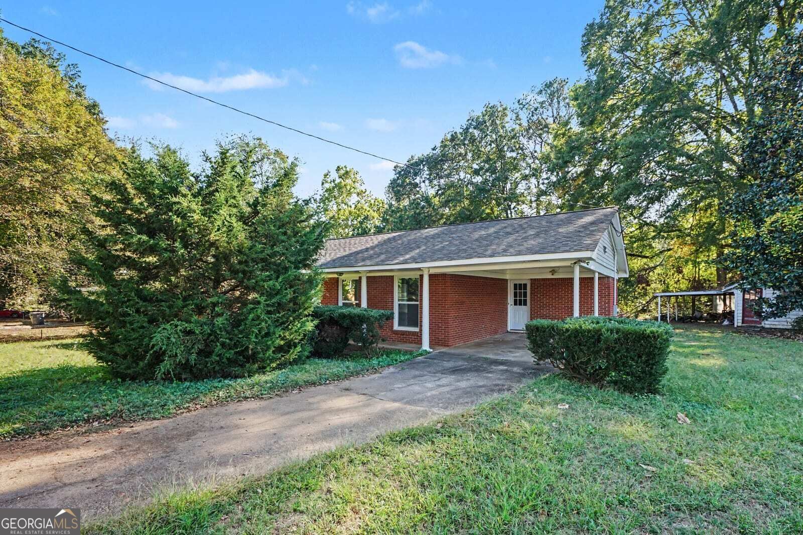 311 Bryant Rd — photo