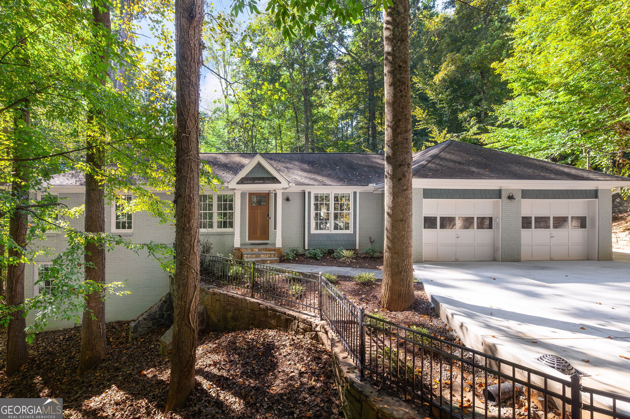 415 Forest Hills Dr — photo