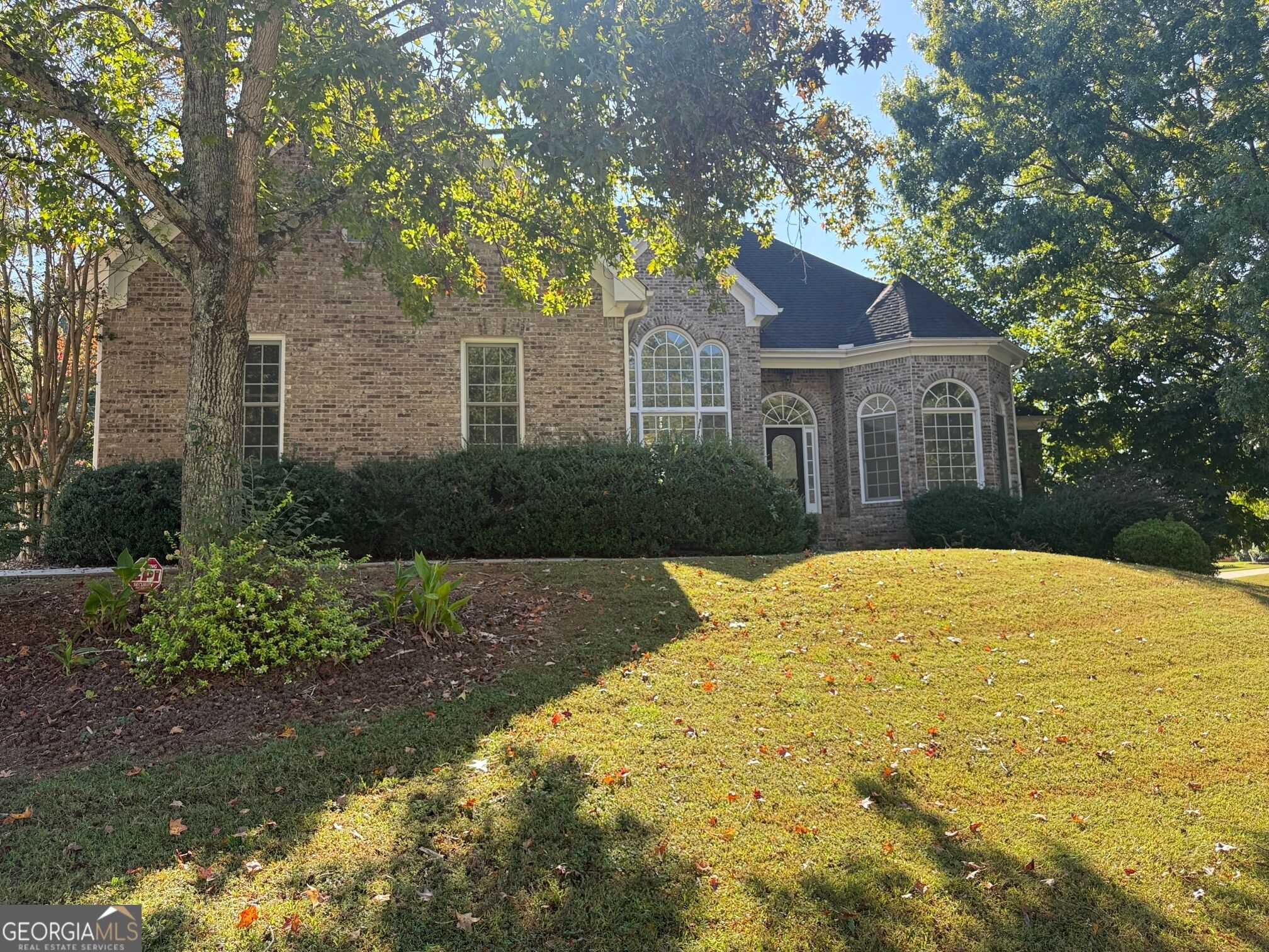 2697 Mayfield Dr — photo