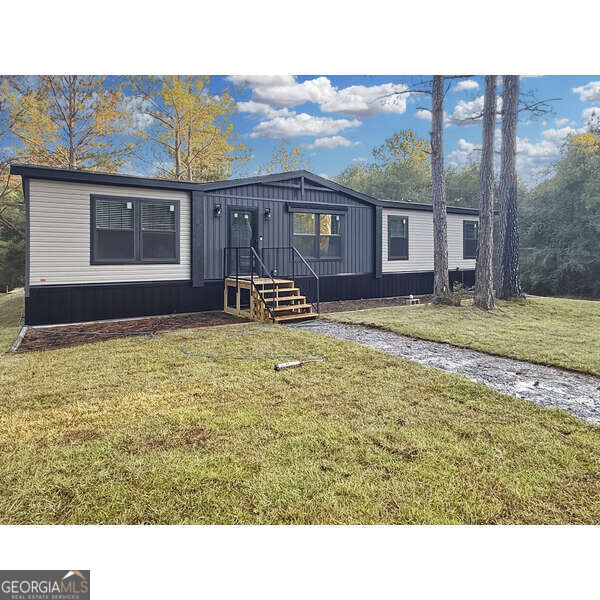 415 Oliver Rd — photo