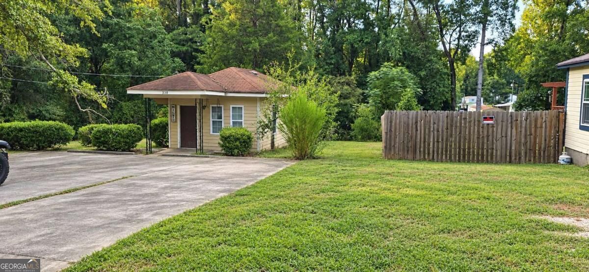 330 Walker Dr — photo